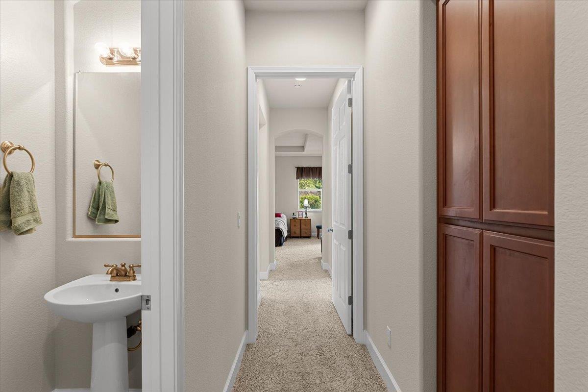 805 Freedom Point Way, Manteca, CA 95336