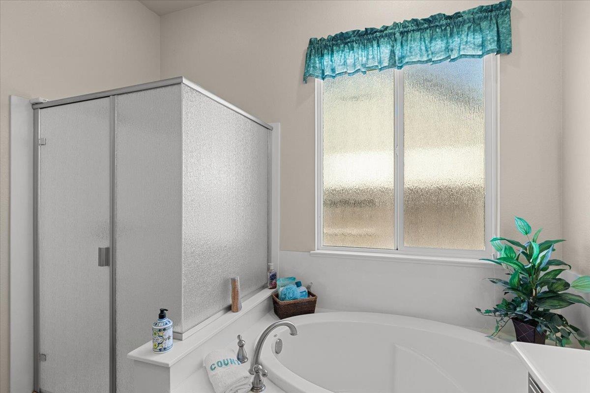 805 Freedom Point Way, Manteca, CA 95336