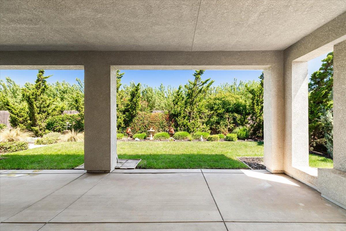 805 Freedom Point Way, Manteca, CA 95336