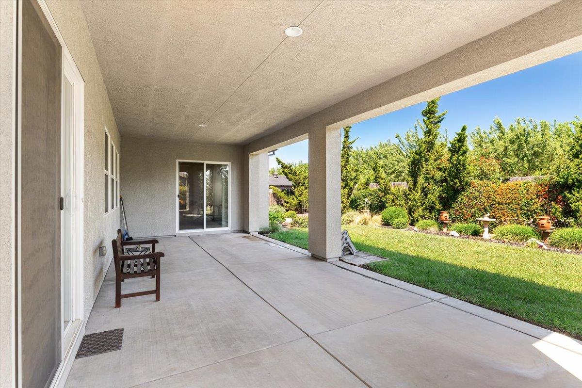 805 Freedom Point Way, Manteca, CA 95336