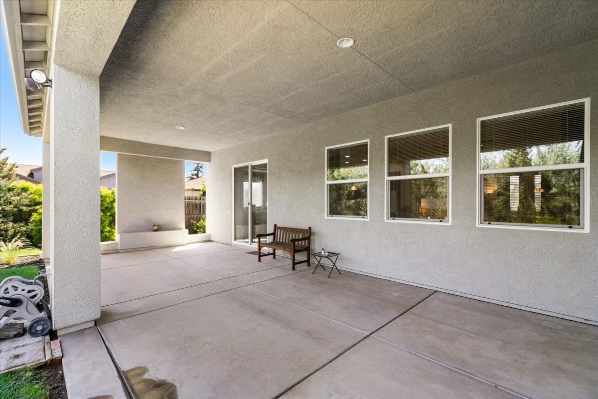 805 Freedom Point Way, Manteca, CA 95336