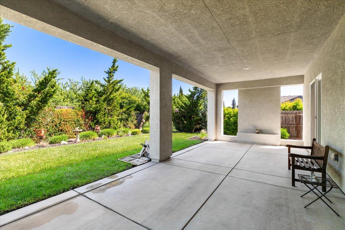 805 Freedom Point Way, Manteca, CA 95336