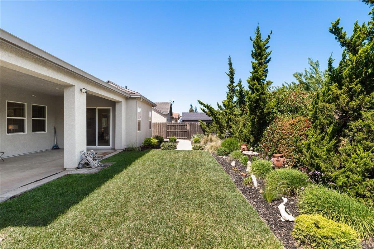 805 Freedom Point Way, Manteca, CA 95336