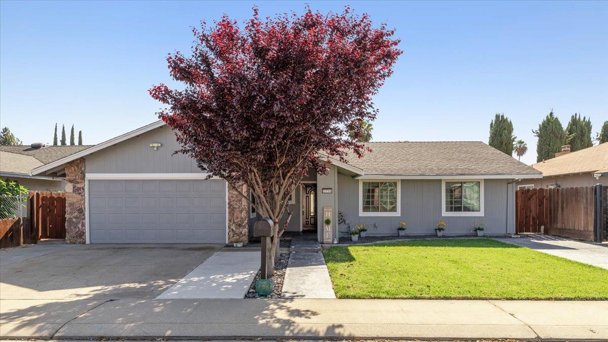 2216 Venus Dr, Ceres, CA 95307