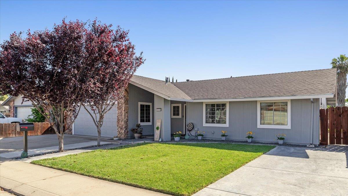 2216 Venus Dr, Ceres, CA 95307