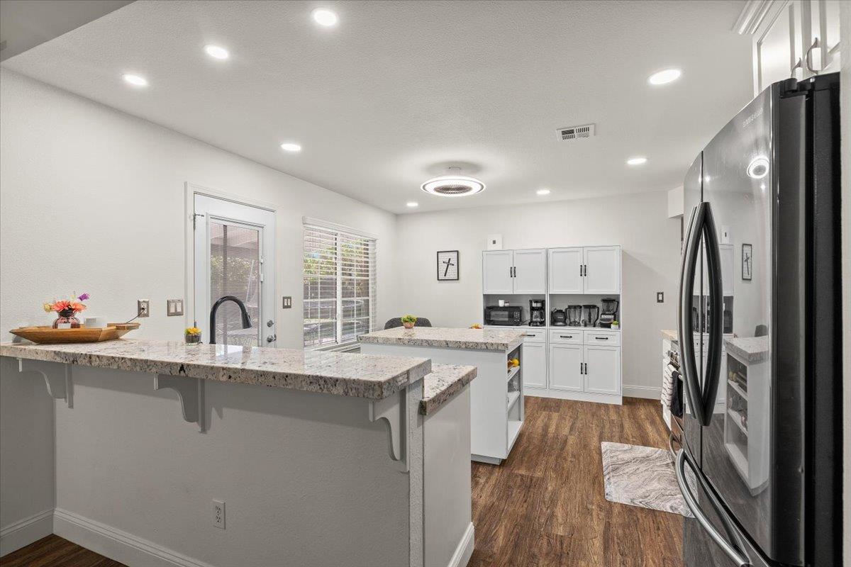 2216 Venus Dr, Ceres, CA 95307