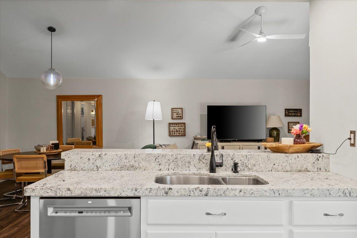 2216 Venus Dr, Ceres, CA 95307