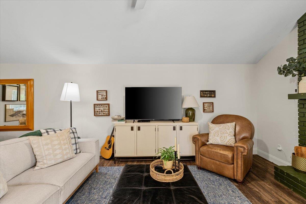 2216 Venus Dr, Ceres, CA 95307