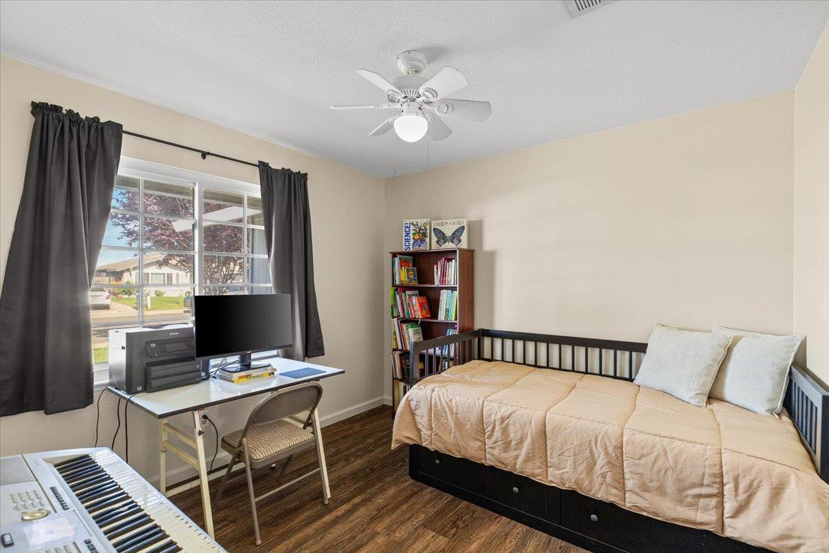 2216 Venus Dr, Ceres, CA 95307