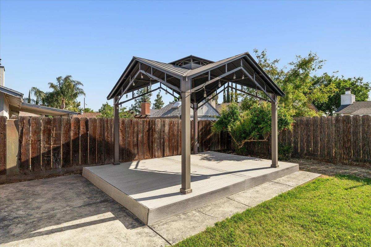 2216 Venus Dr, Ceres, CA 95307