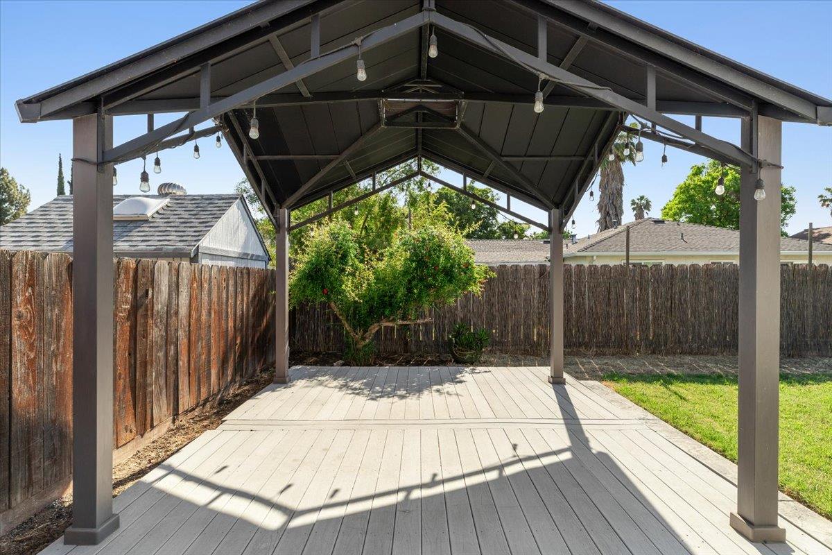 2216 Venus Dr, Ceres, CA 95307