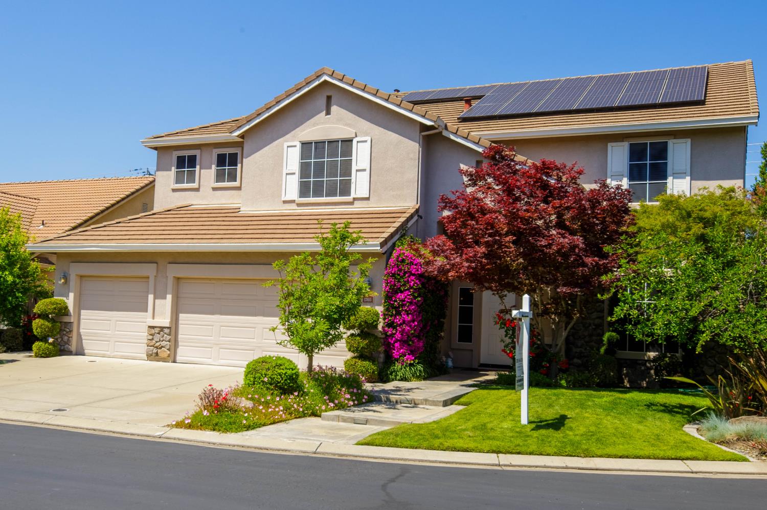 1705 Avignon Ln, Modesto, CA 95356