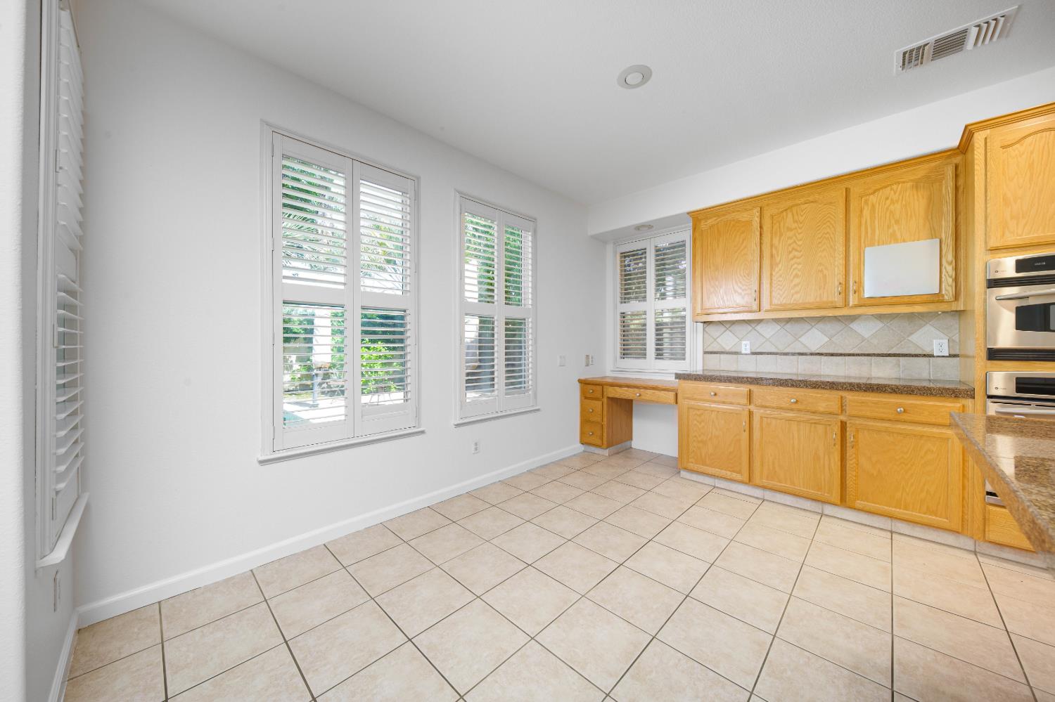 1705 Avignon Ln, Modesto, CA 95356