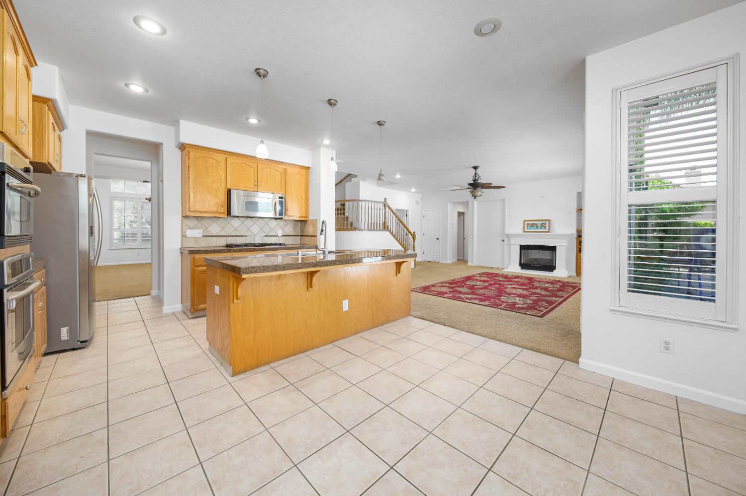 1705 Avignon Ln, Modesto, CA 95356