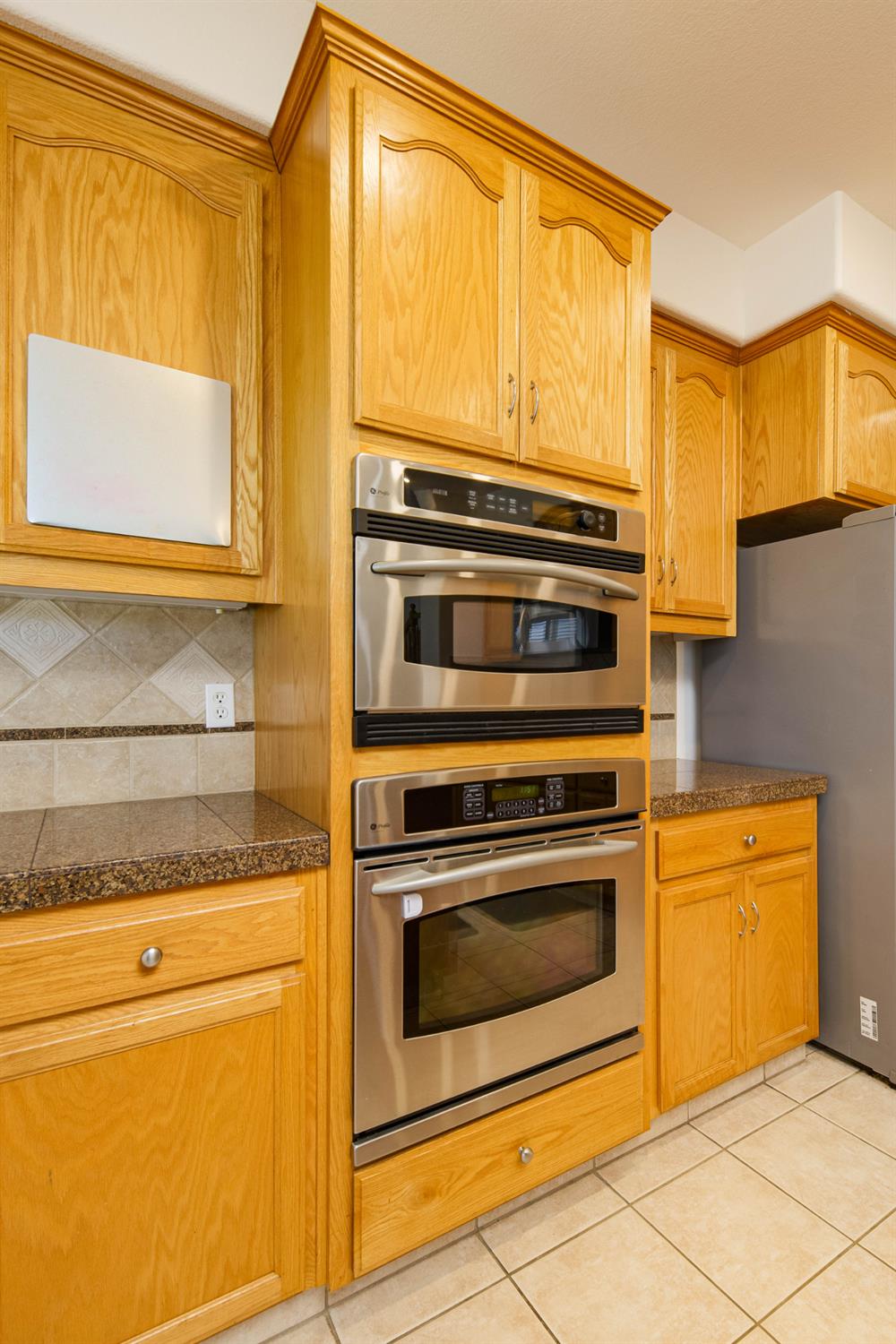 1705 Avignon Ln, Modesto, CA 95356