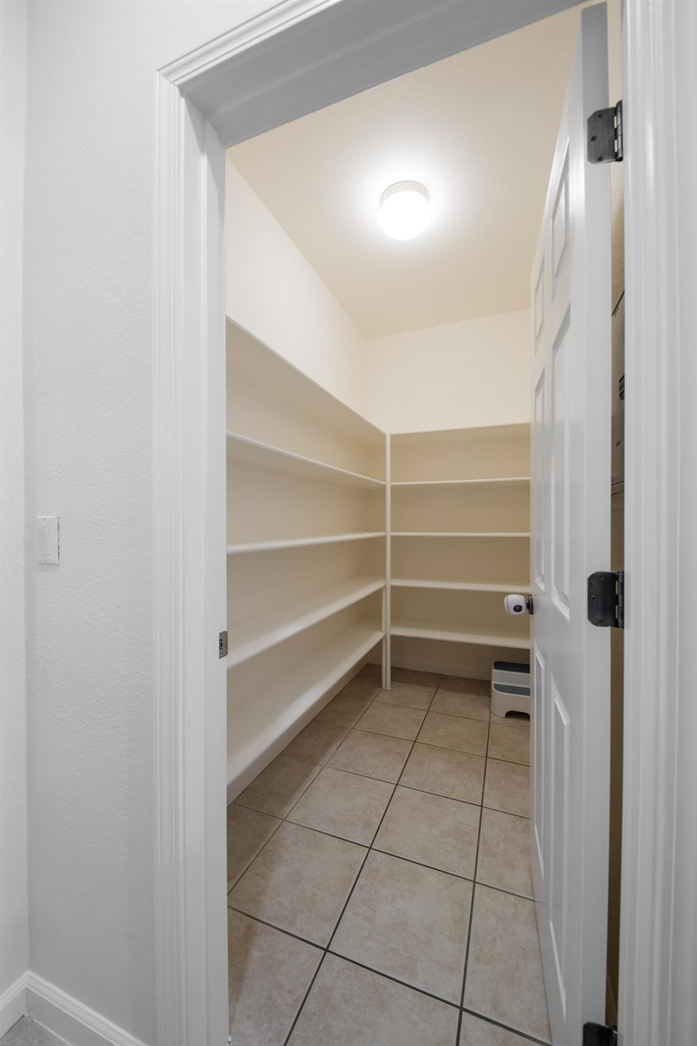 1705 Avignon Ln, Modesto, CA 95356