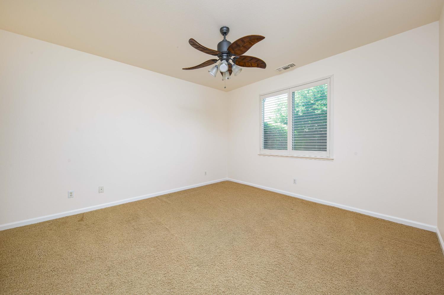 1705 Avignon Ln, Modesto, CA 95356