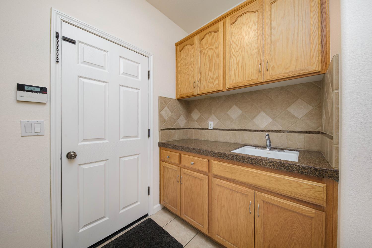 1705 Avignon Ln, Modesto, CA 95356