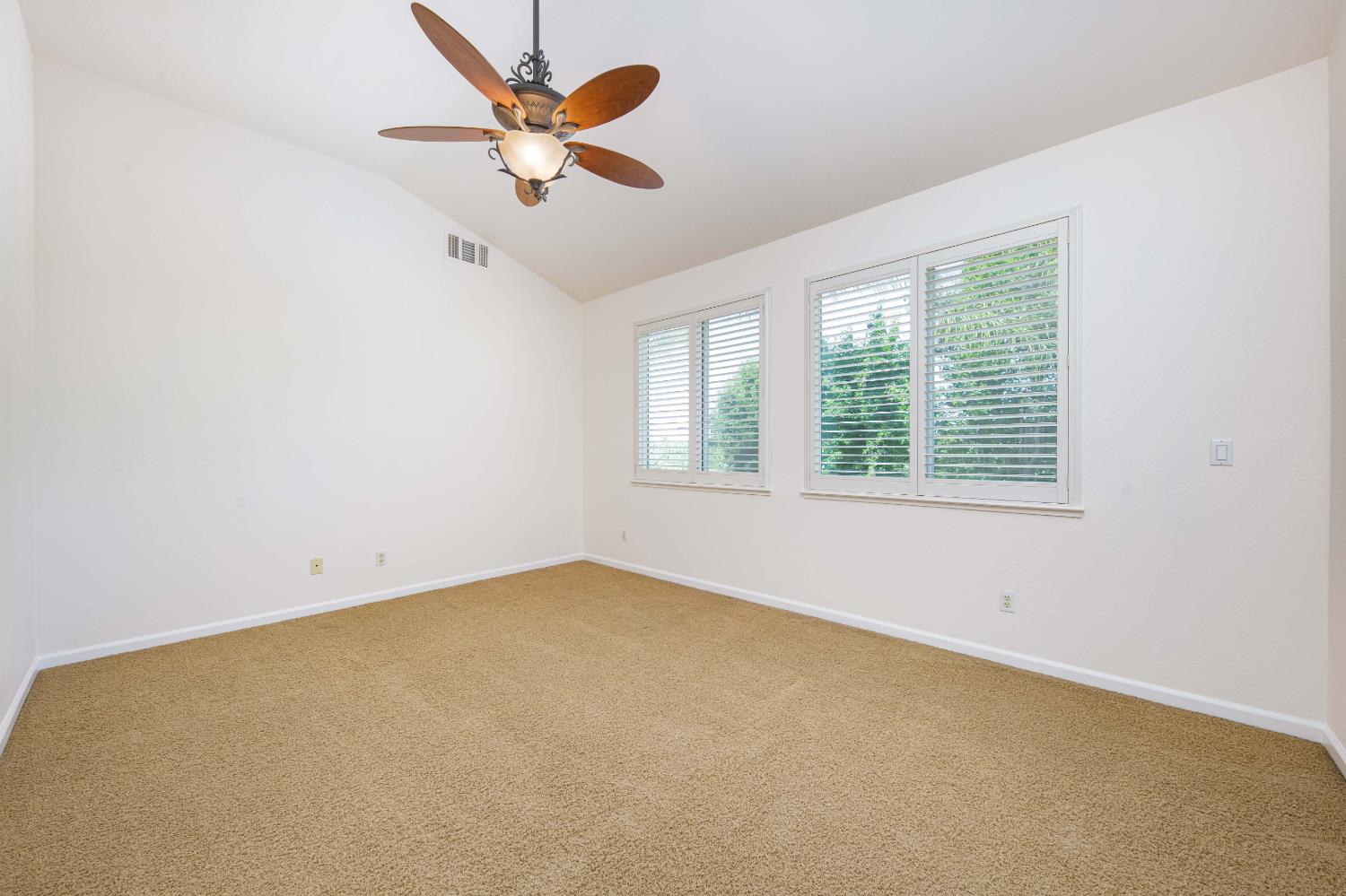 1705 Avignon Ln, Modesto, CA 95356