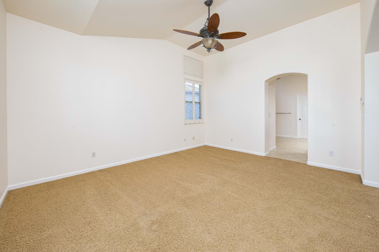 1705 Avignon Ln, Modesto, CA 95356