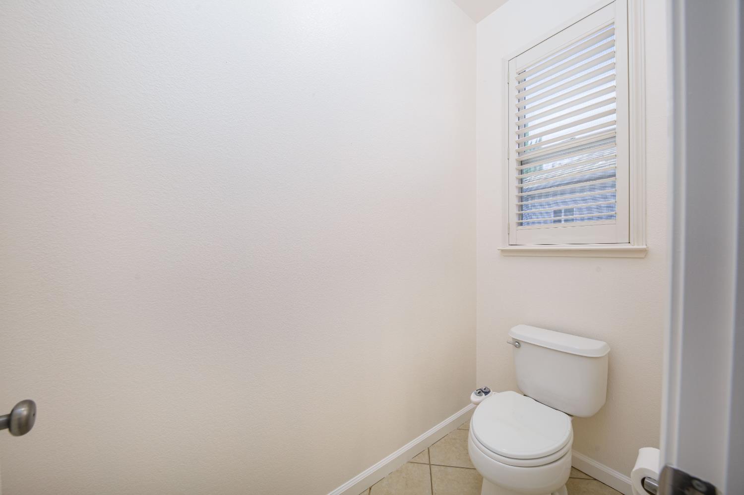 1705 Avignon Ln, Modesto, CA 95356