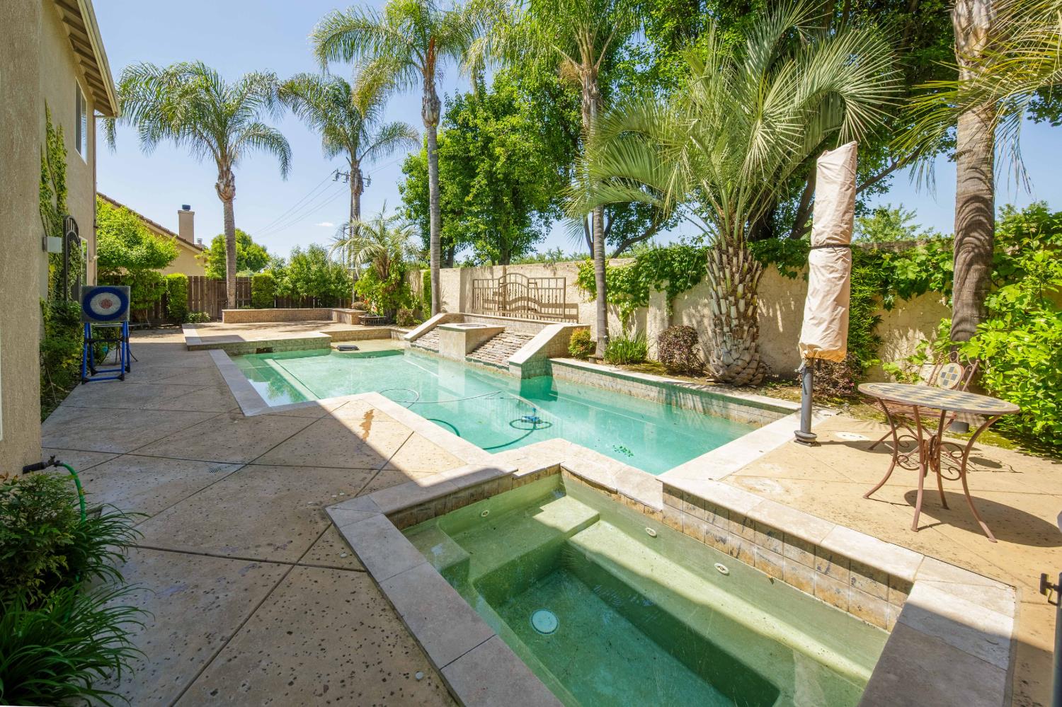 1705 Avignon Ln, Modesto, CA 95356