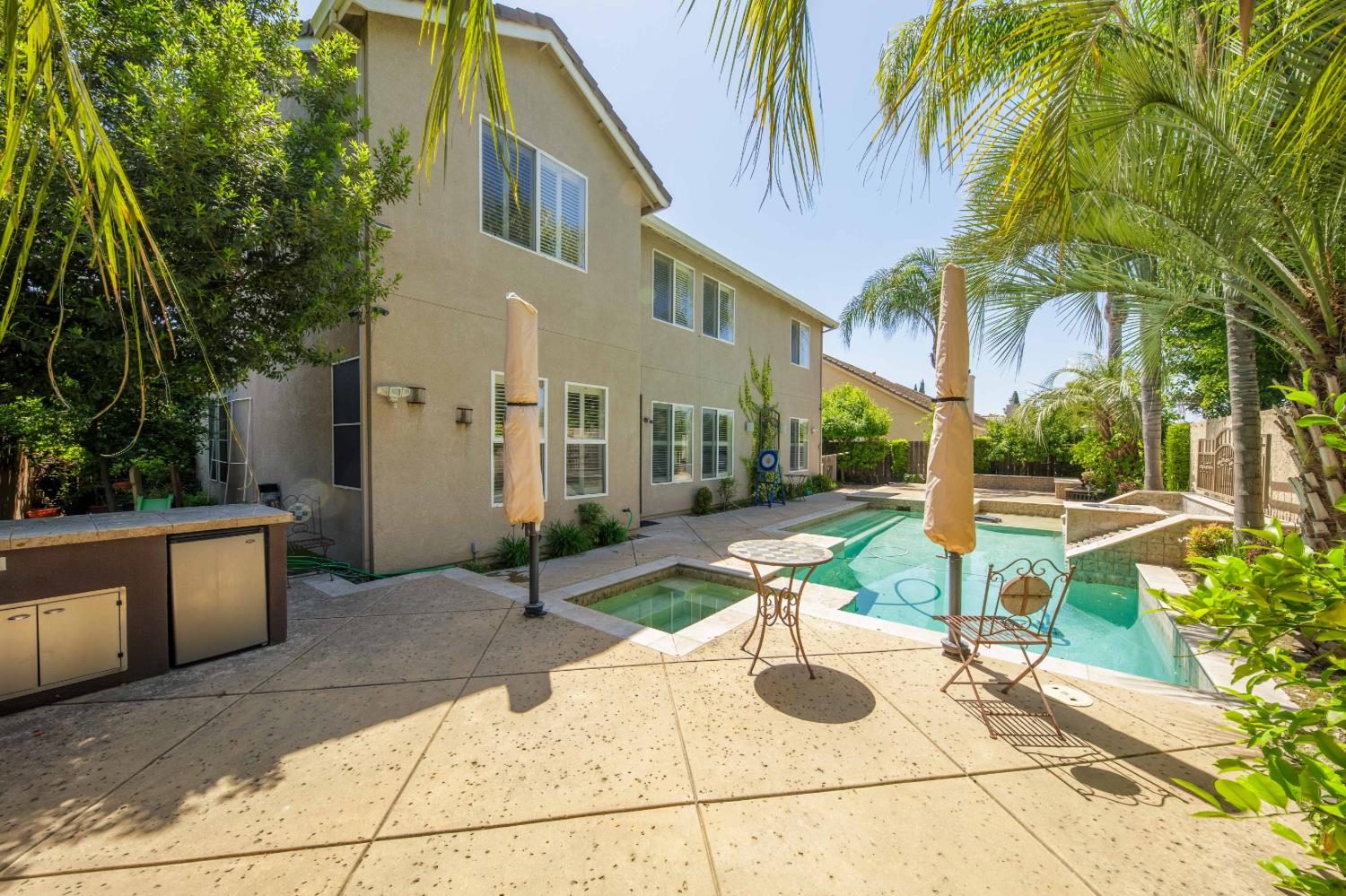 1705 Avignon Ln, Modesto, CA 95356