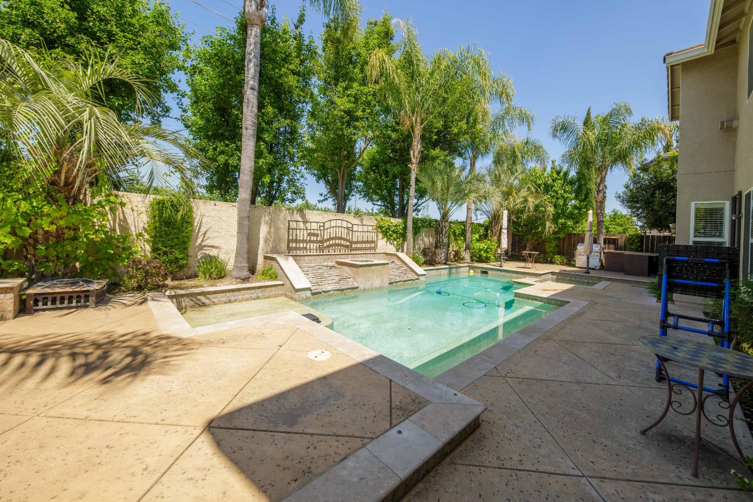 1705 Avignon Ln, Modesto, CA 95356