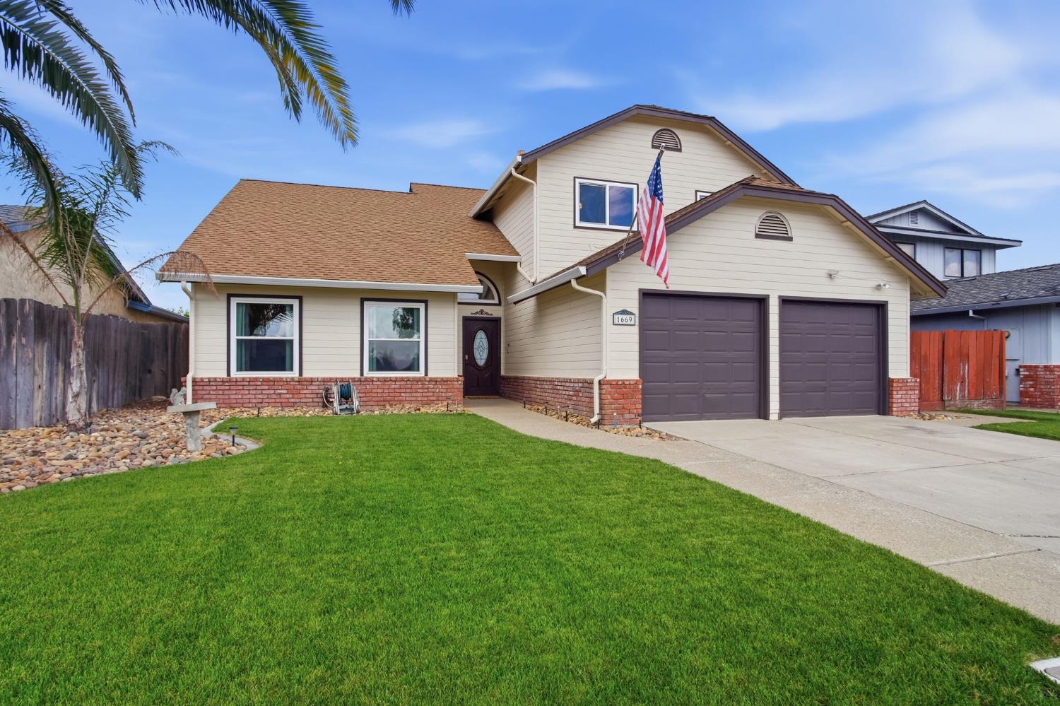 1669 London Ave, Manteca, CA 95336