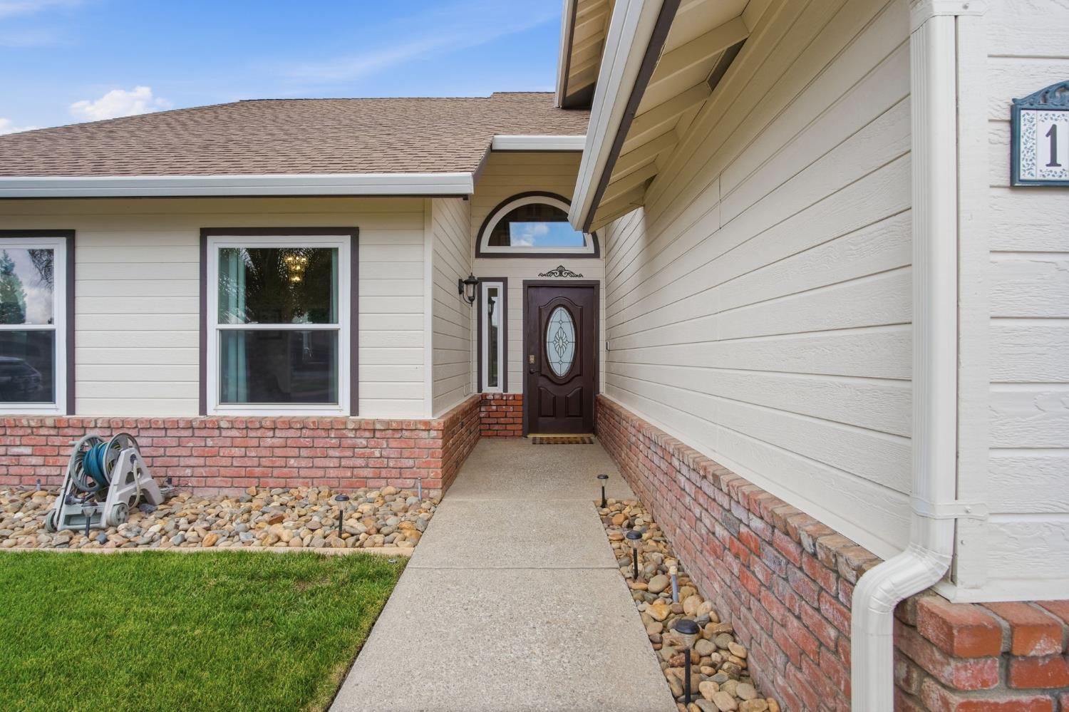 1669 London Ave, Manteca, CA 95336