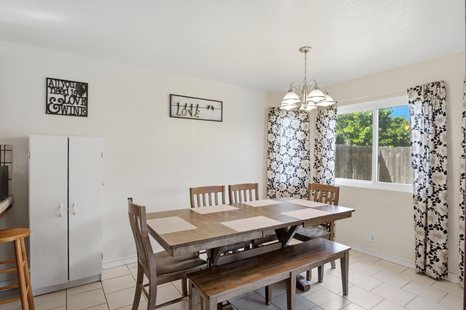 1669 London Ave, Manteca, CA 95336