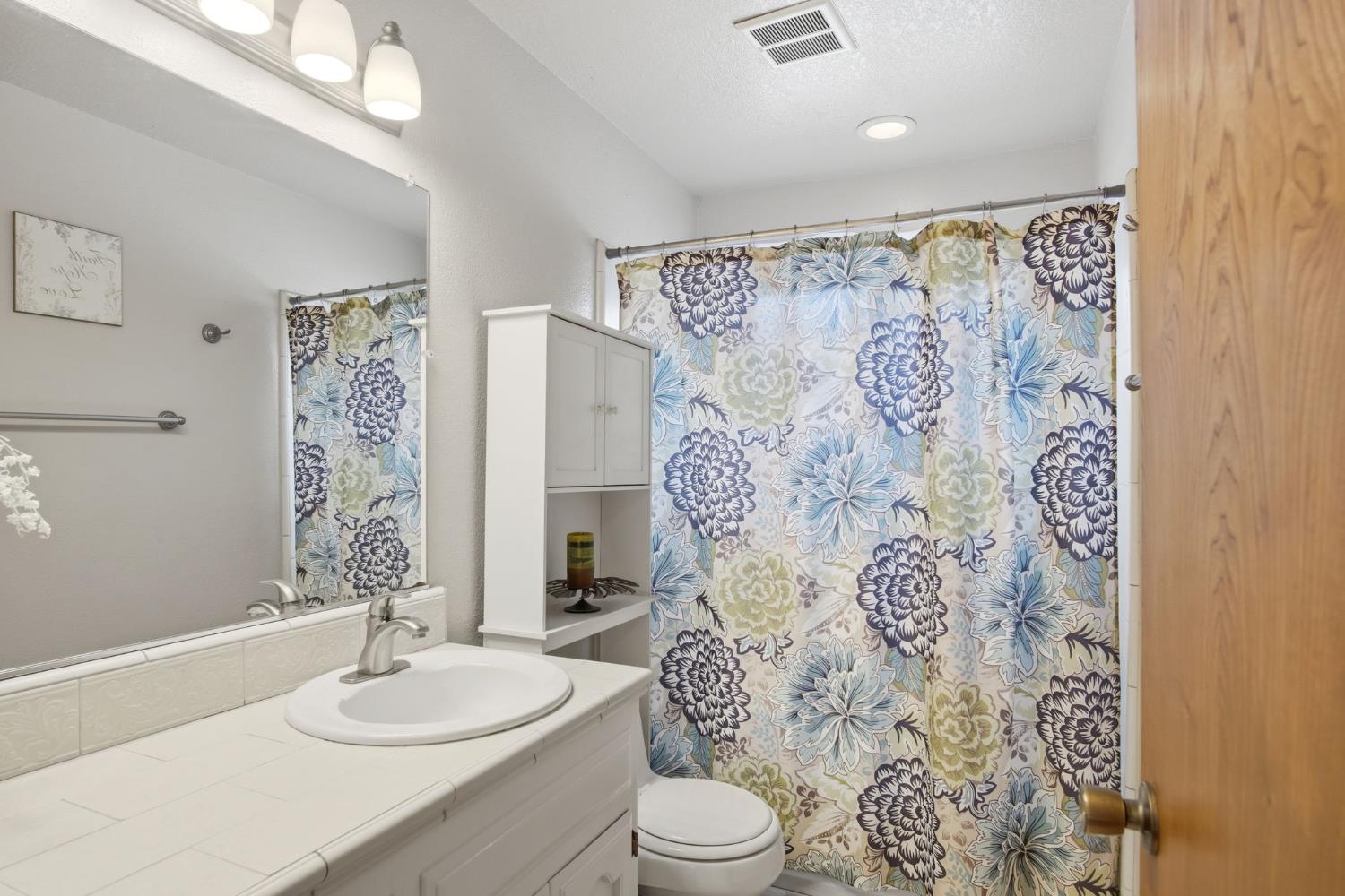 1669 London Ave, Manteca, CA 95336