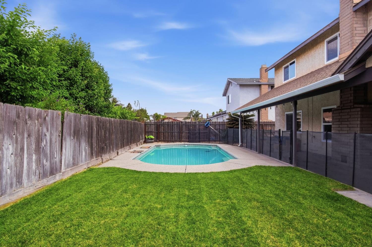 1669 London Ave, Manteca, CA 95336