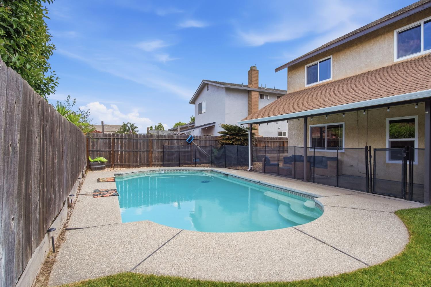 1669 London Ave, Manteca, CA 95336