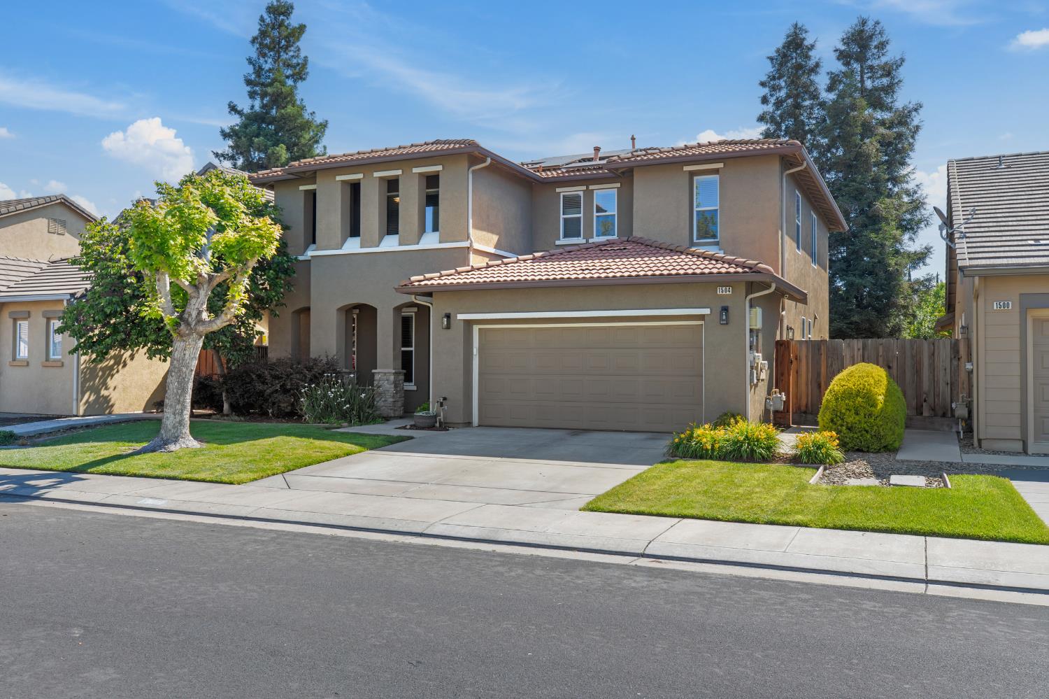 1504 Christiansen Dr, Modesto, CA 95355