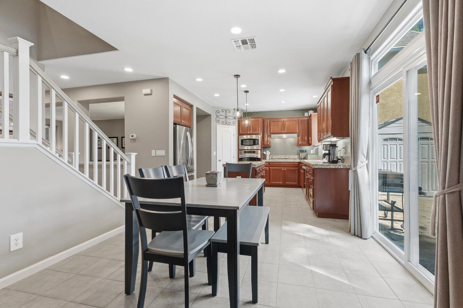 1504 Christiansen Dr, Modesto, CA 95355