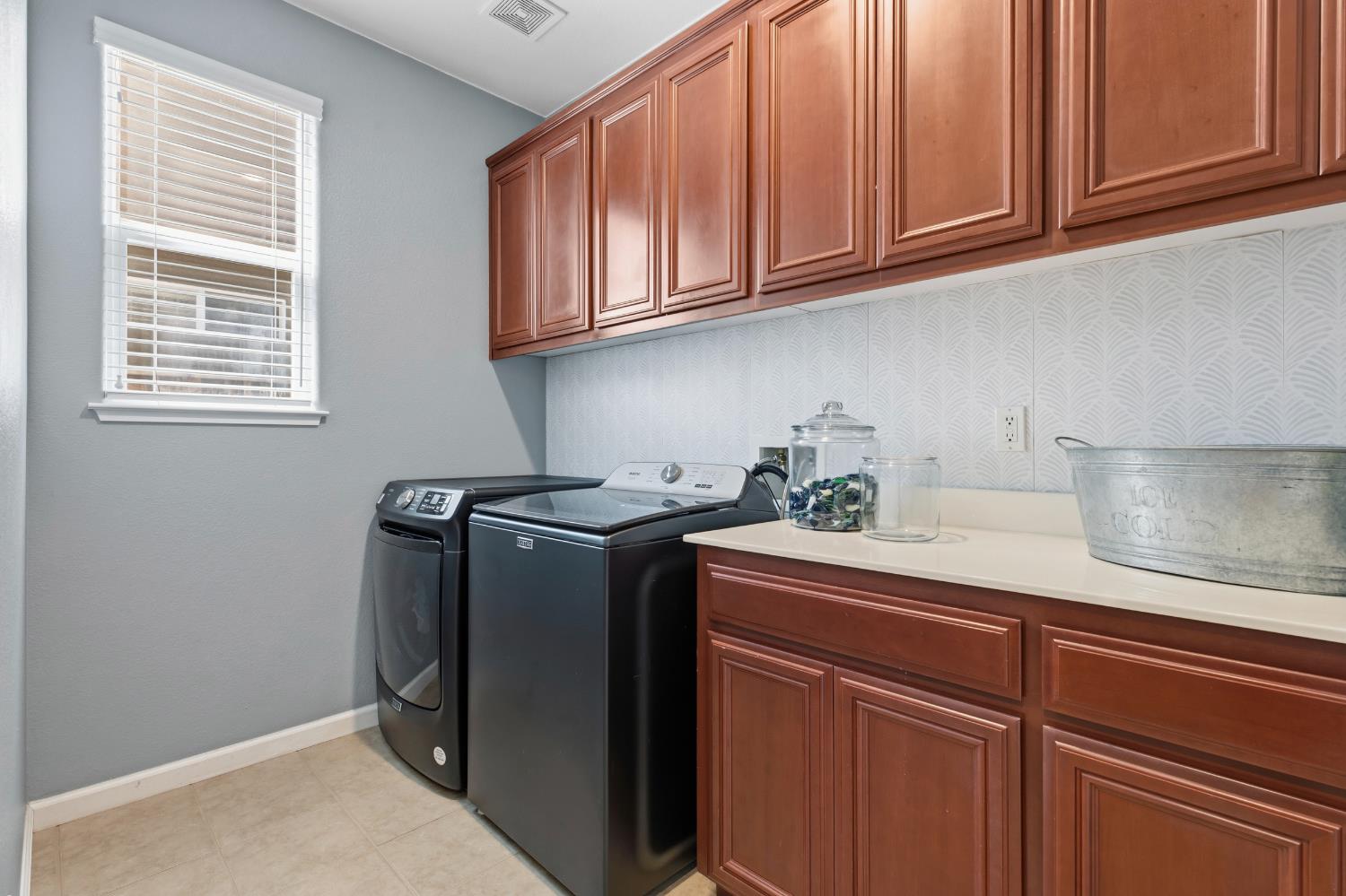 1504 Christiansen Dr, Modesto, CA 95355