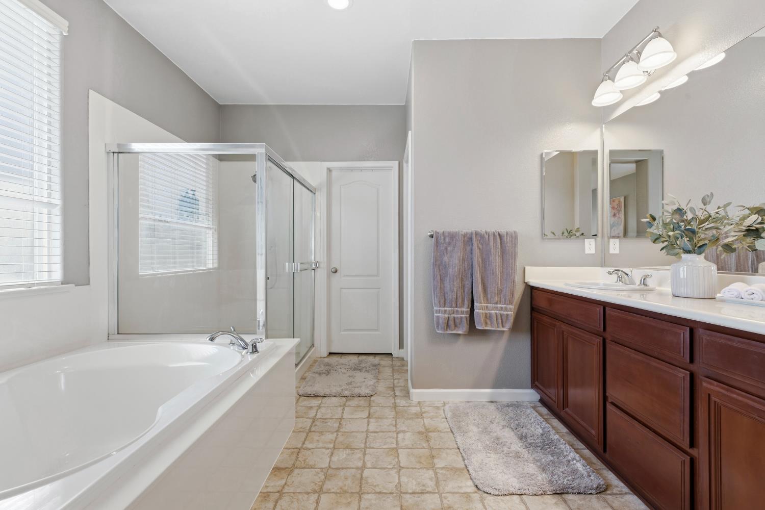 1504 Christiansen Dr, Modesto, CA 95355
