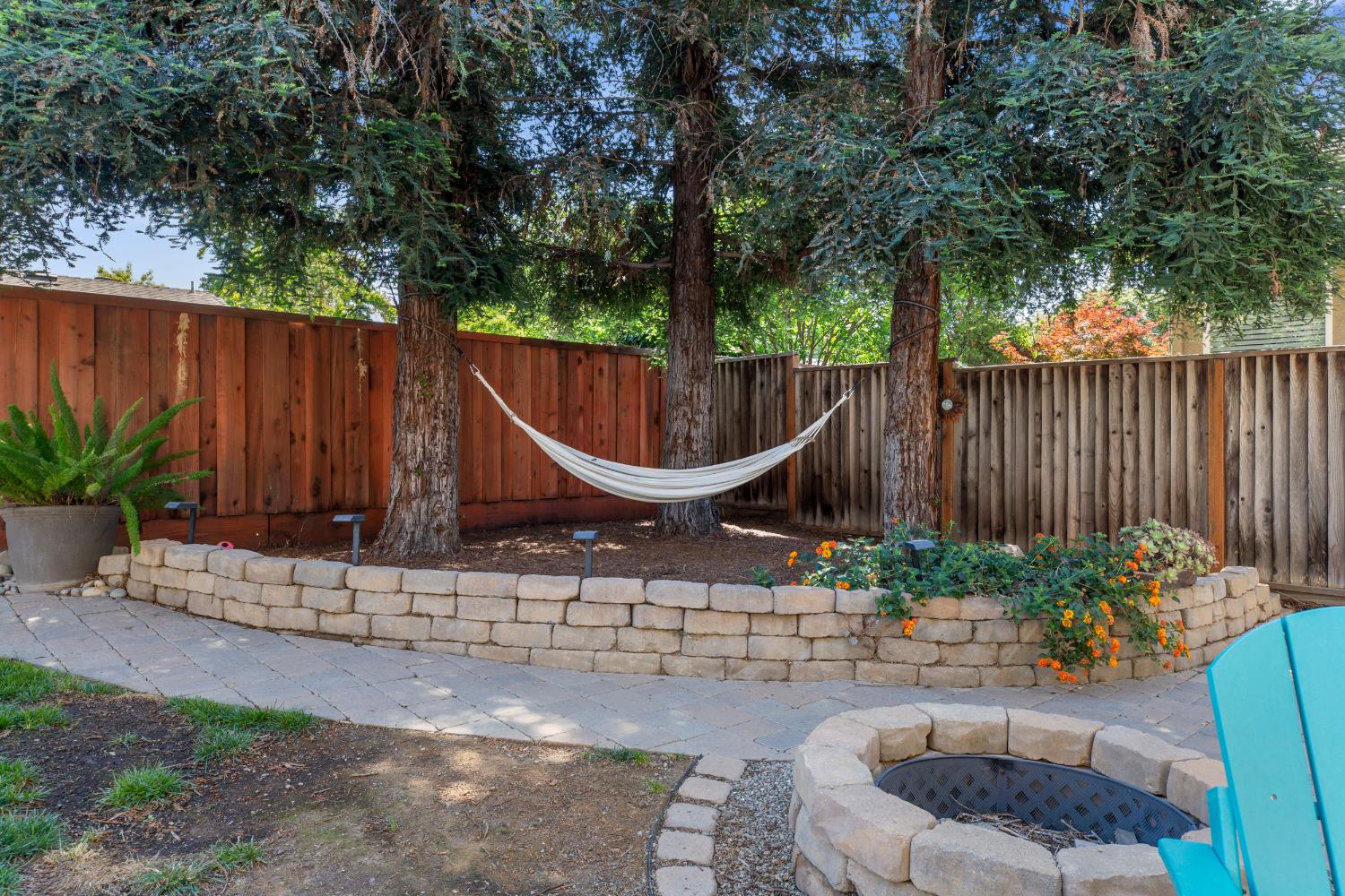 1504 Christiansen Dr, Modesto, CA 95355