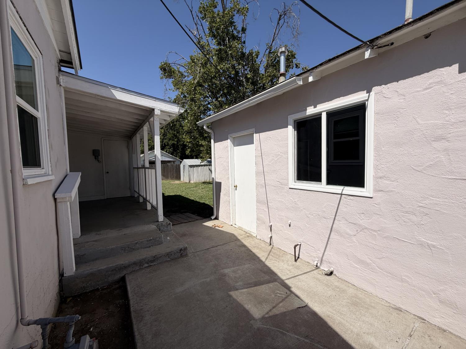 713 W 4th St, Madera, CA 93637