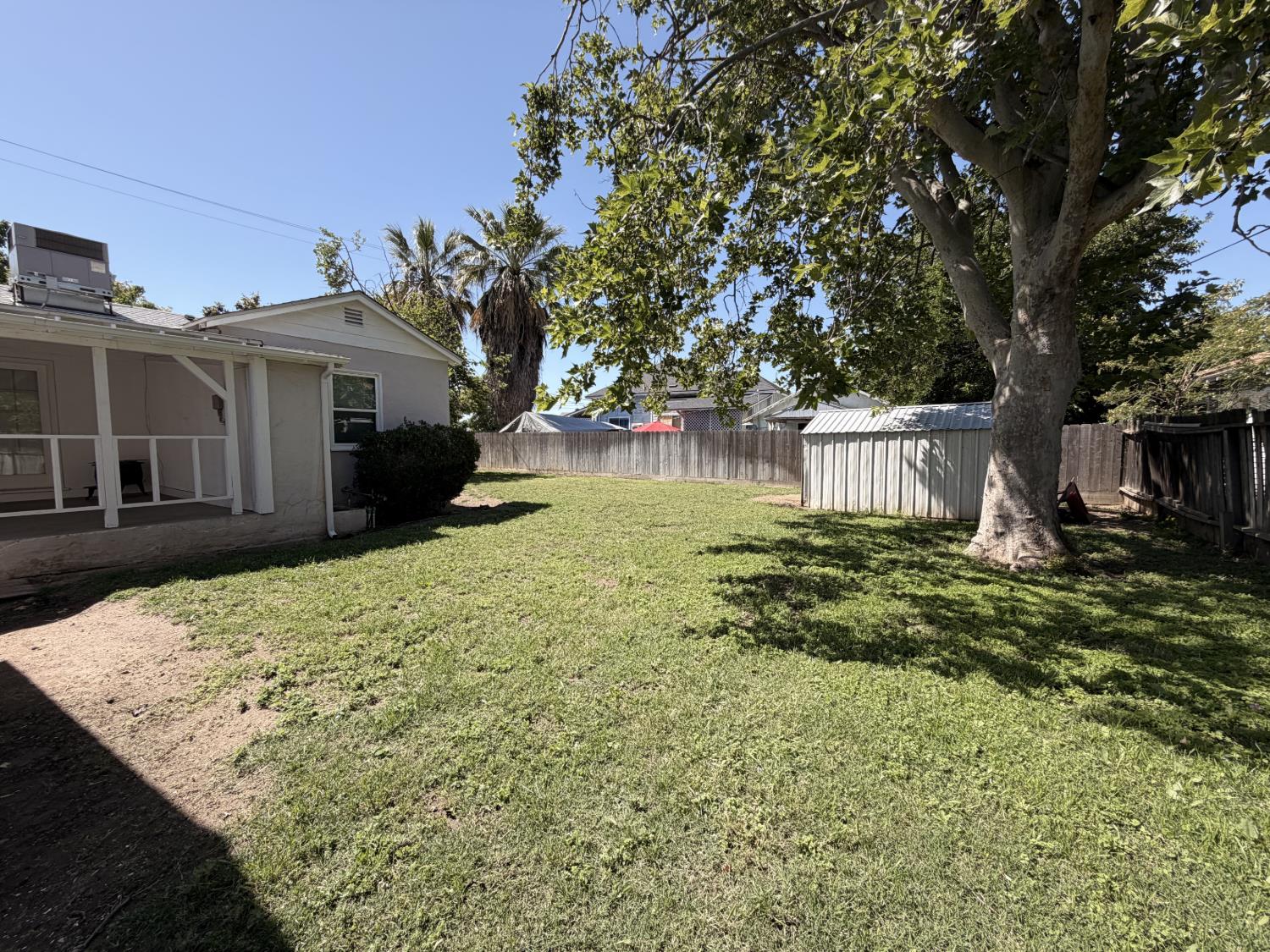 713 W 4th St, Madera, CA 93637