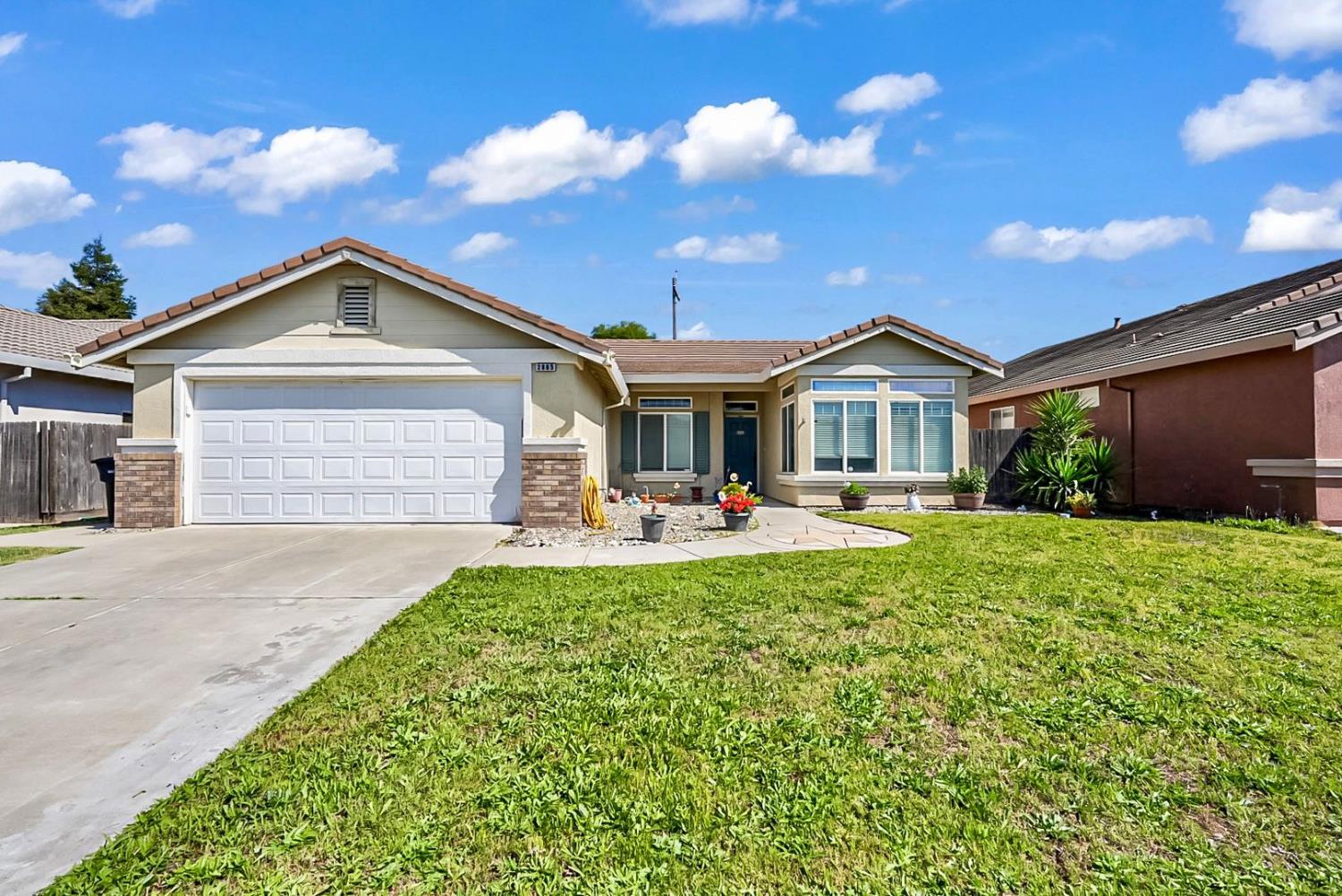2865 Tulare Ct, Livingston, CA 95334