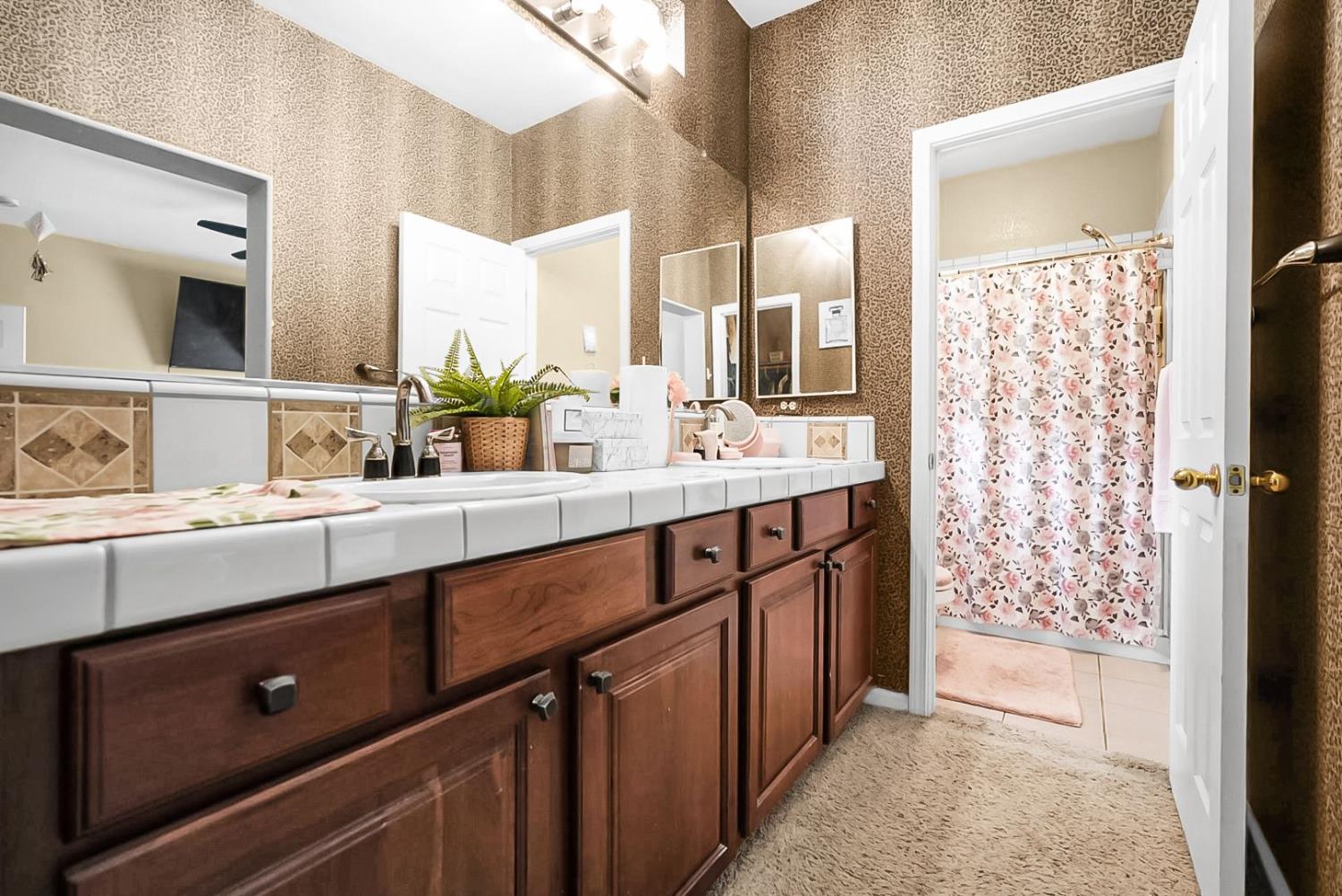 2865 Tulare Ct, Livingston, CA 95334