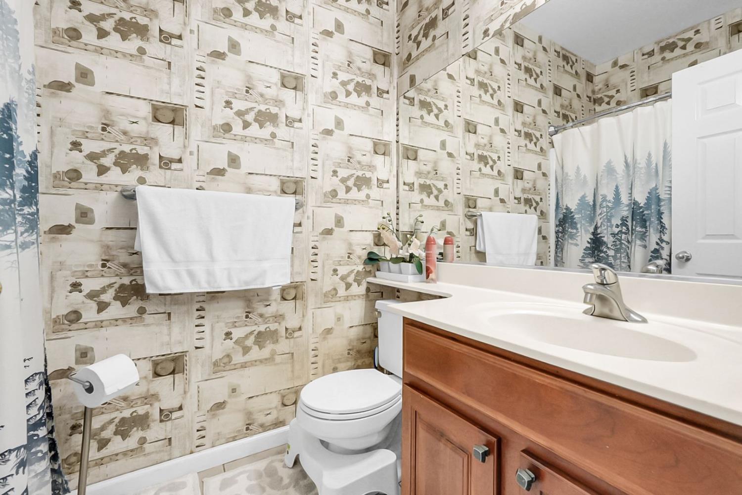 2865 Tulare Ct, Livingston, CA 95334