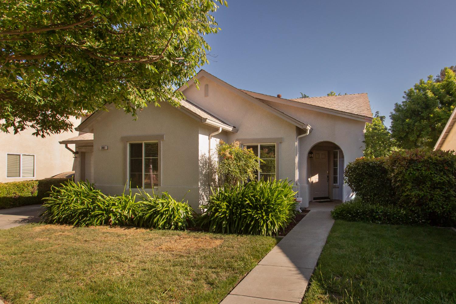 202 Meandering Ln, Turlock, CA 95382