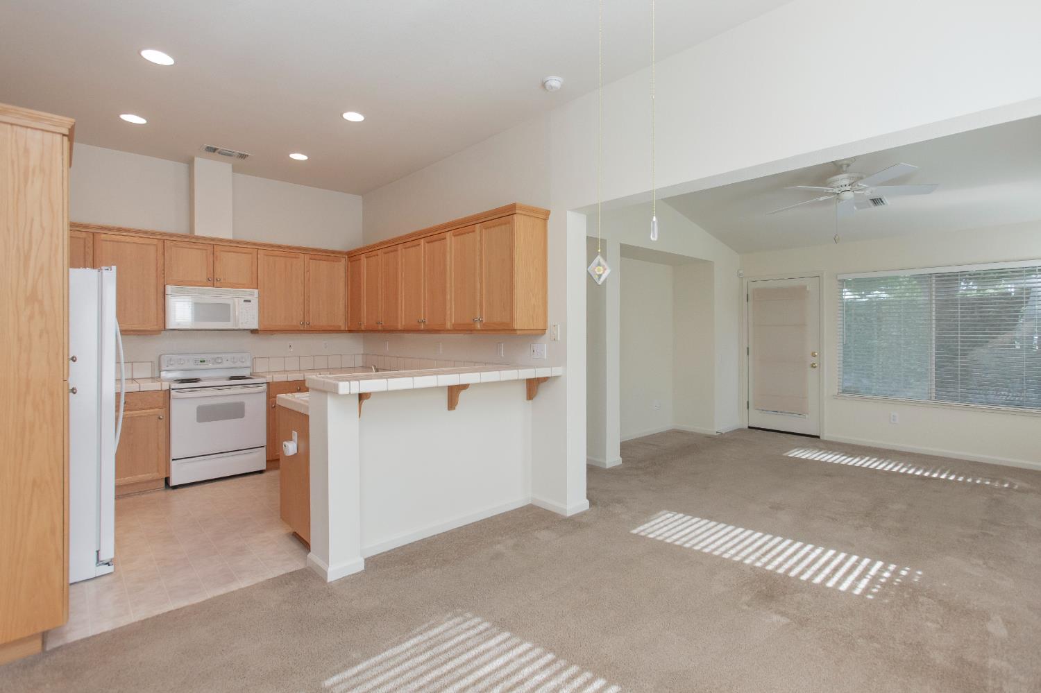 202 Meandering Ln, Turlock, CA 95382