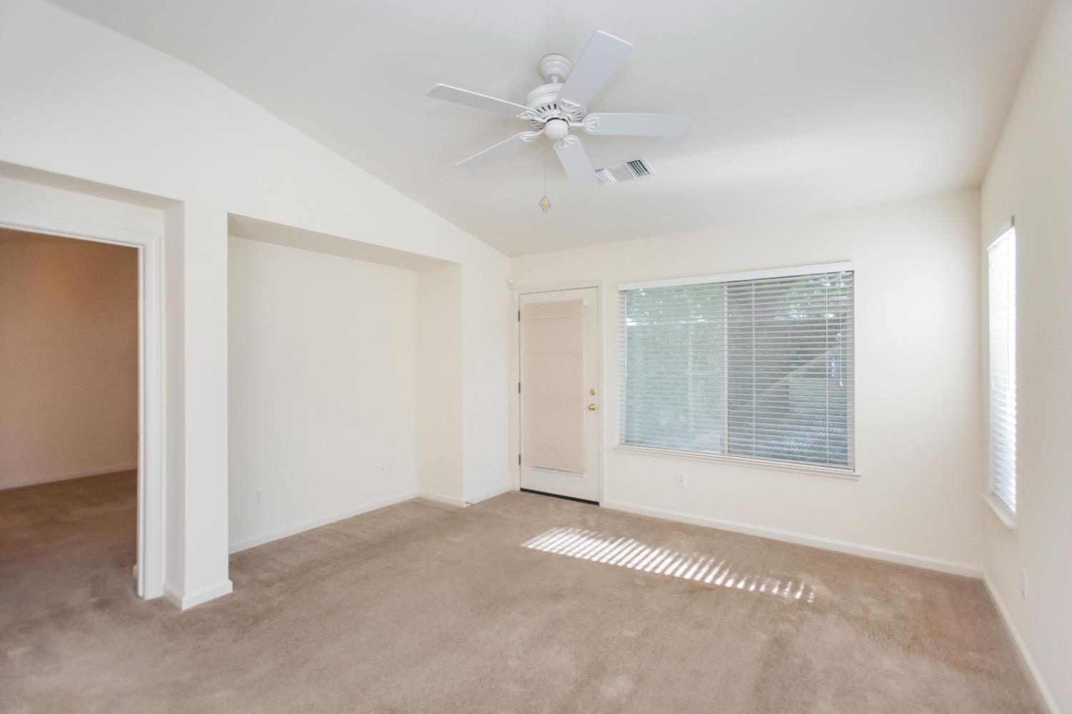 202 Meandering Ln, Turlock, CA 95382