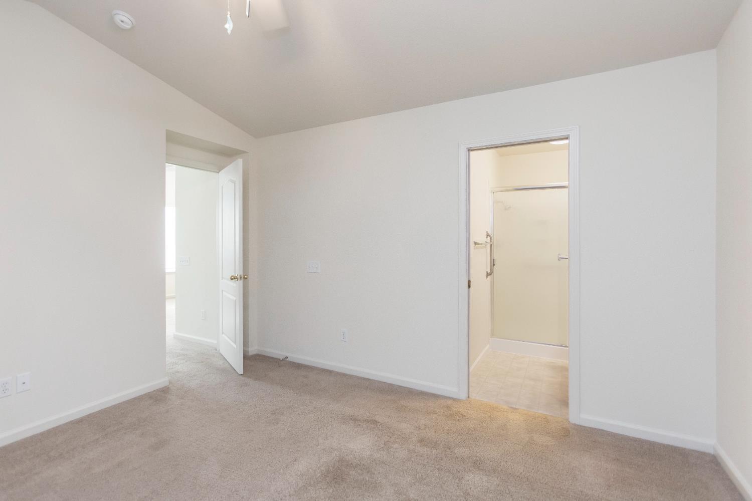 202 Meandering Ln, Turlock, CA 95382