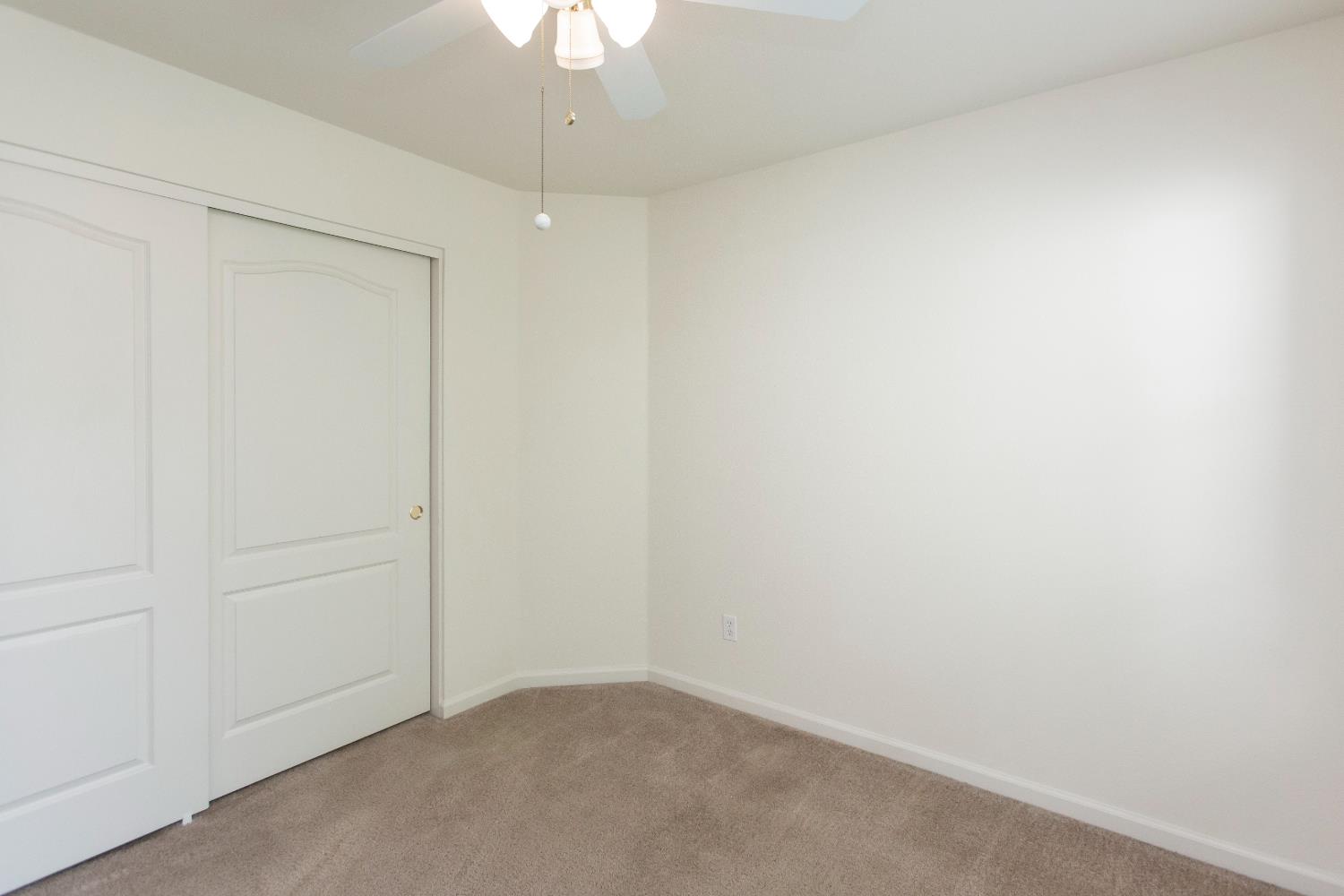 202 Meandering Ln, Turlock, CA 95382