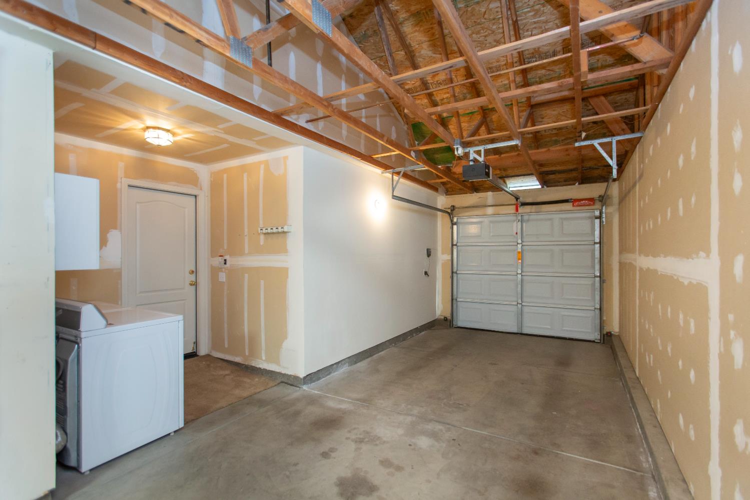 202 Meandering Ln, Turlock, CA 95382